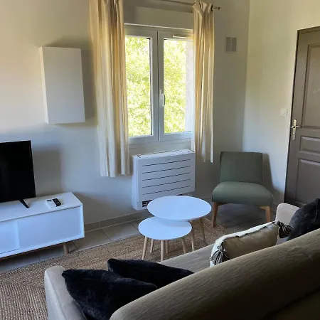 Apartament Appartements Saint Pancrace
